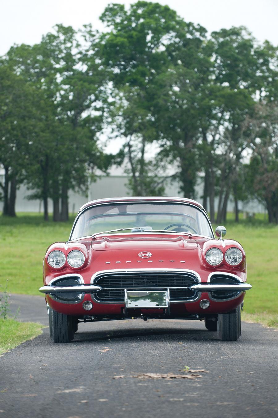  Chevrolet Corvette Fuel-Injected Convertible 1962 года  (фото 11 из 26)